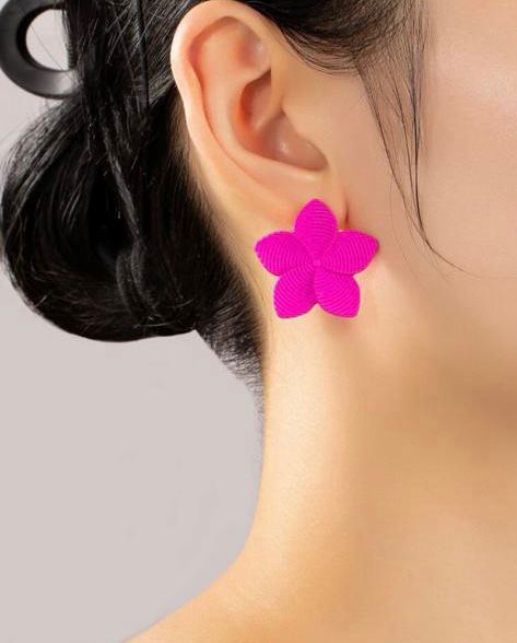 Flower stud earrings